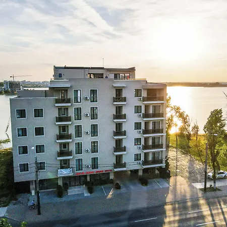 Solid Magic Apart Hotel-3