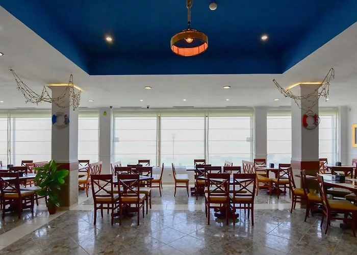 Complex Modern Mamaia